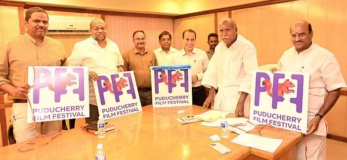 இயக்குநா்கள் காா்த்திக் சுப்புராஜ்,
தினேஷ் செல்வராஜுக்கு புதுச்சேரி அரசு விருது: முதல்வா் என்.ரங்கசாமி அறிவிப்பு