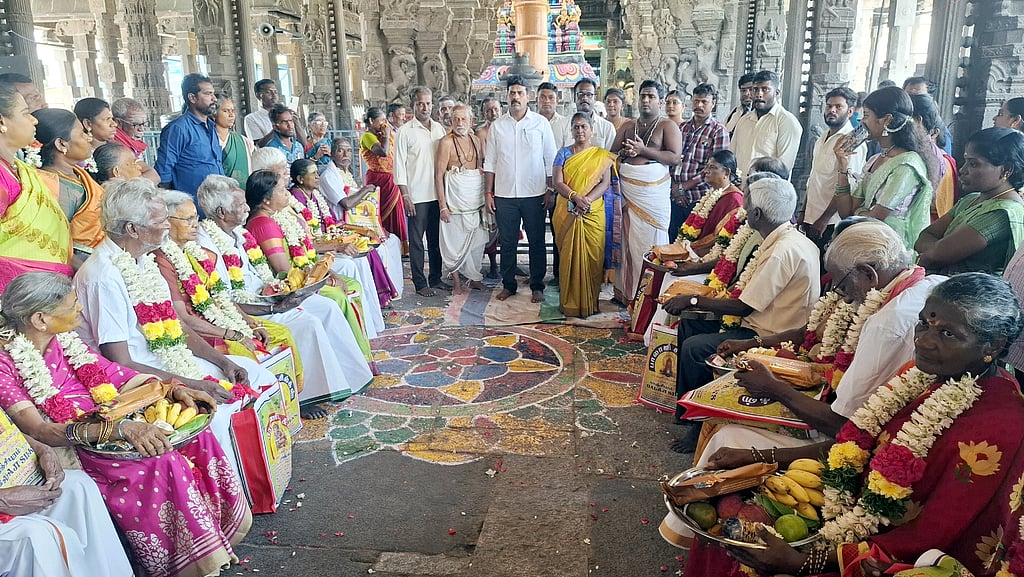 முதிய தம்பதிக்கு சிறப்பு மரியாதை