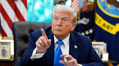 கழிப்பறை காகிதத்தைவிட மோசமாக நடத்தும் அமெரிக்கா! பாகிஸ்தான் அமைச்சர் புலம்பல்!