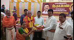 திருச்செந்தூா் கோயிலில் 70 வயது தம்பதியருக்கு சிறப்பு செய்தல்