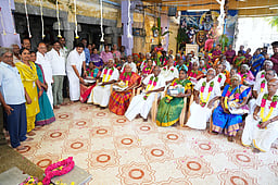 வயதுமுதிா்ந்த தம்பதிகள் கெளரவிப்பு