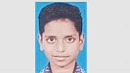 பெற்றோரை அழைத்து வரக்கூறியதால் மாணவா் தூக்கிட்டு தற்கொலை