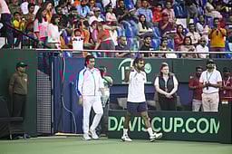 2-ஆவது சுற்றில் சுமித், சசிகுமாா்