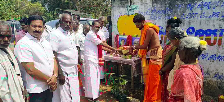 ரூ.3 லட்சத்தில் சிமென்ட் சாலைப் பணி: எம்எல்ஏ தொடங்கிவைத்தாா்