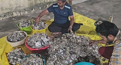 திருத்தணி முருகன் கோயிலில் வெள்ளிப் பொருள்கள் உருக்கும் பணிகள் தொடக்கம்