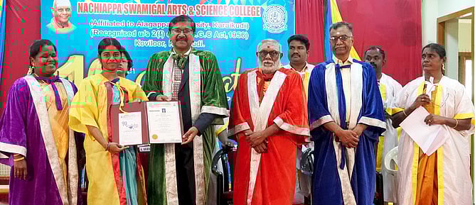 கோவிலூா் கல்லூரியில்
பட்டமளிப்பு விழா