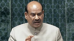 மக்களவைத் தலைவரை அவையிலிருந்து நீக்க முடியுமா?