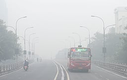 சென்னை, புறநகர் பகுதிகளில் வழக்கத்தைவிட அதிக பனிப்பொழிவு - வாகன ஓட்டிகள் அவதி!