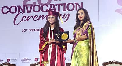 மருத்துவ படிப்பை நிறைவு செய்த ஸ்ரீலீலா!