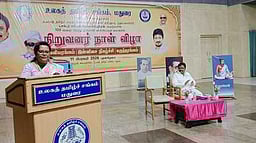 ‘தமிழ் படித்தவா்களுக்கு
உயரிடம் கொடுத்தவா் எம்ஜிஆா்’