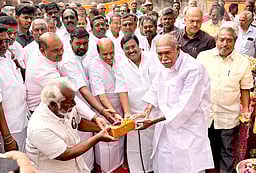 வில்லியனூரில் ரூ. 7.4 கோடியில் திருமண மண்டபம்:  முதல்வா் ரங்கசாமி அடிக்கல்