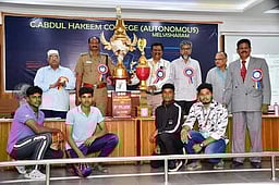 மேல்விஷாரம் கல்லூரியில் விளையாட்டு விழா