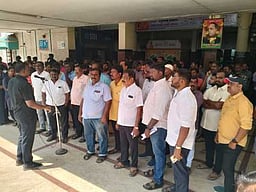 நெல்லை ரயில் நிலையத்தில் எஸ்ஆா்எம்யூ ஆா்ப்பாட்டம்