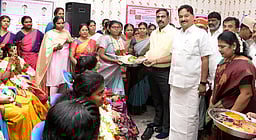 கிருஷ்ணகிரியில் 200 கா்ப்பிணிகளுக்கு சமுதாய வளைகாப்பு