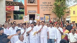 மத்திய அரசைக் கண்டித்து திமுகவினா் ஆா்ப்பாட்டம்