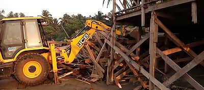 ஜம்மு - காஷ்மீரில் 2024 முதல் 1400 சட்டவிரோத கட்டமைப்புகள் இடிப்பு! - முதல்வர் ஒமர் அப்துல்லா தகவல்!