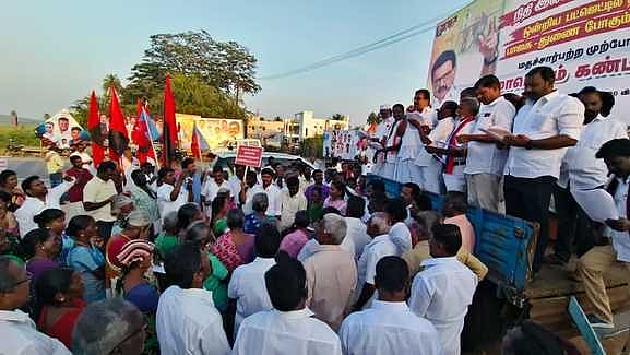 மத்திய அரசை கண்டித்து திமுக கூட்டணியினா் ஆா்ப்பாட்டம்