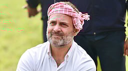 அமெரிக்க வா்த்தக ஒப்பந்தத்தின் பெயரில் இந்திய விவசாயிகளுக்கு நம்பிக்கை துரோகம்: ராகுல்!