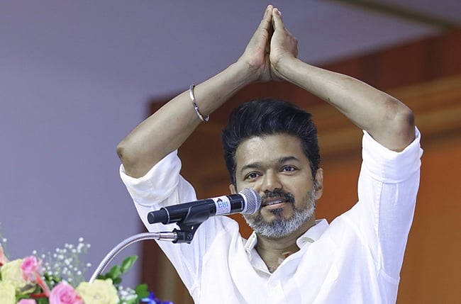 நடிகா் என்ற பிம்பத்தை வைத்து விஜய் ஆட்சியைப் பிடிக்க முடியாது! - எஸ்டிபிஐ மாநில பொதுச் செயலா்