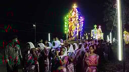 தேவாலயத்தில் சப்பர பவனி