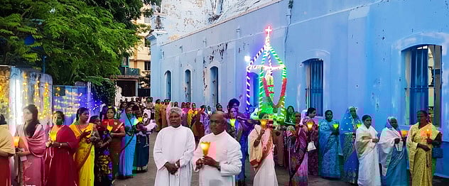 தூய தேற்றரவு அன்னை ஆலயத்தில் லூா்து அன்னை பவனி