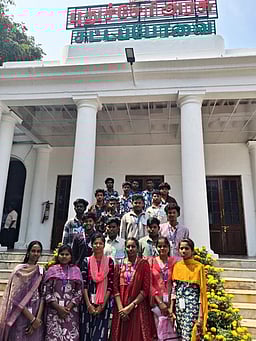 சட்டப்பேரவை நிகழ்வை பாா்வையிட்ட கல்லூரி மாணவா்கள்