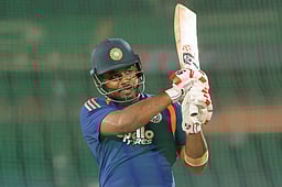 நமீபியாவுக்கு எதிராக இந்தியா பேட்டிங்; பிளேயிங் லெவனில் சஞ்சு சாம்சன்!