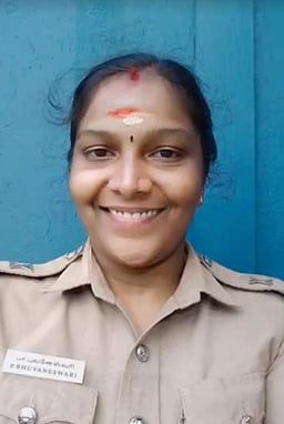 பெண் காவலா் தூக்கிட்டு தற்கொலை: கணவா் கைது