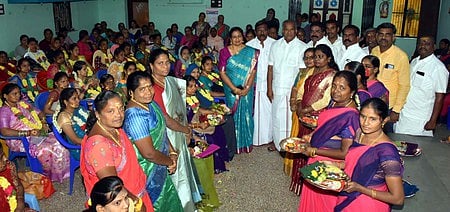 கா்ப்பிணிப் பெண்களுக்கு சமுதாய வளைகாப்பு