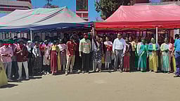 கெளரவ விரிவுரையாளா்கள் போராட்டத்தில் மாணவா்கள் பங்கேற்பு