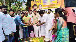 செங்கோட்டை ஒன்றிய பகுதியில் 
அறிவுசாா் நூலக மைய கட்டடம் கட்ட அடிக்கல்