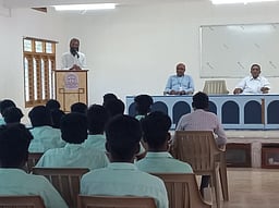 நீா் தூய்மை விழிப்புணா்வு: காசி முதல் ராமேஸ்வரம்வரை செல்லும் குழுவுக்கு வரவேற்பு