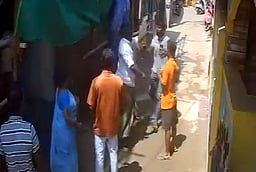 வட மாநிலத் தொழிலாளா்களை
மது போதையில் தாக்கிய நபர்! போலீஸார் விசாரணை!