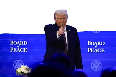 காஸா மறுசீரமைப்புக்கான பிரம்மாண்ட நிதியுதவித் திட்டம் : அடுத்த வாரம் அறிவிக்கிறாா் டிரம்ப்