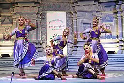 சிதம்பரத்தில் தொடங்கியது நாட்டியாஞ்சலி விழா! மாணவிகள் பரதம் ஆடி பரவசம்!