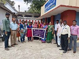 கிளாங்காட்டில் நிதிசாா் கல்வி விழிப்புணா்வு நடைப்பயணம்