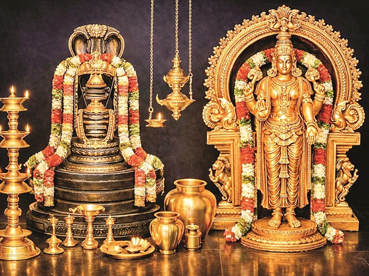 மன்னனுக்கு மணிமுடி...