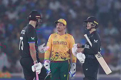 தென்னாப்பிரிக்காவுக்கு எதிராக 175 ரன்கள் குவிப்பு; வரலாற்றை மாற்றியமைக்குமா நியூசிலாந்து?