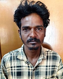 மடிக்கணினி, கைப்பேசிகளை
திருடிய இளைஞா் கைது