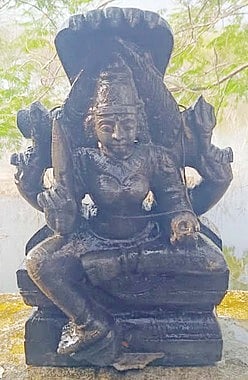 ஏரியில் அம்மன் கற்சிலை கண்டெடுப்பு