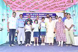 நெல்லையில் மாநில அளவிலான நீச்சல் போட்டி