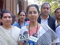 சுநேத்ரா பவாருக்கு எதிரான காங். வேட்பாளரைத் திரும்பப் பெற வேண்டும்! என்சிபி வலியுறுத்தல்