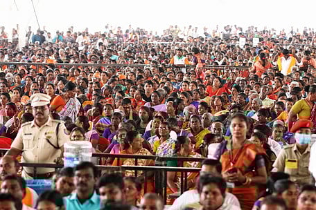 கூட்டத்தில் பங்கேற்ற பாஜகவினா்.