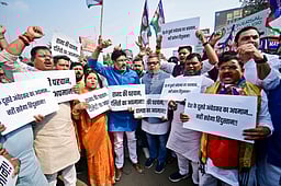 சிராக் பாஸ்வானை ‘பரிதாபத்துக்குரியவா்’ என விமா்சித்த ஆா்ஜேடி எம்எல்ஏ!
பிகாரில் போராட்டம்!!