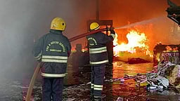 நாமக்கல் திடக்கழிவு மேலாண்மை கிடங்கில் தீ விபத்து: ரூ. 2 லட்சம் மதிப்பிலான பொருள்கள் சேதம்