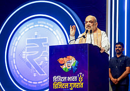 வா்த்தக ஒப்பந்தங்கள் குறித்து ராகுல் பொய்களைப் பரப்புகிறாா்:
அமித் ஷா குற்றச்சாட்டு!