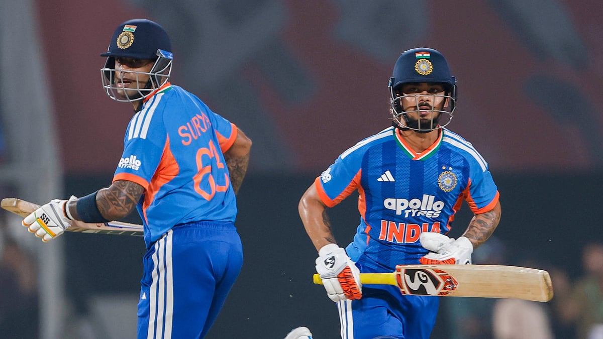 பாகிஸ்தானுக்கு எதிராக இந்தியா பேட்டிங்; பிளேயிங் லெவனில் இரண்டு மாற்றங்கள்!