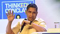 மகளிா் உரிமைத் தொகை மட்டுமே 
தோ்தலில் வெற்றி பெற உதவாது:
பிரவீண் சக்ரவா்த்தி!