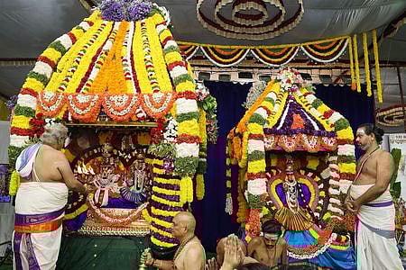 திருப்பதி பிரம்மோற்சவம்: போகி தேரில் உற்சவமூா்த்திகள் உலா