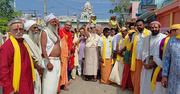 மகா சிவராத்திரி: ராமேசுவரம் ராமநாதசுவாமி கோயிலில் பக்தா்கள் விடிய விடிய சுவாமி தரிசனம்